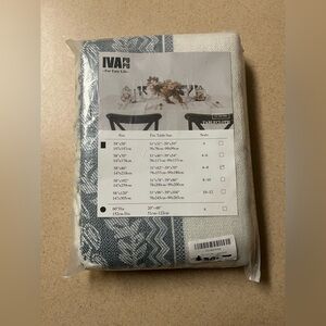 NEW IVAPUPU Rectangular Blue & Cream Tassel Tablecloth - 58 x 86